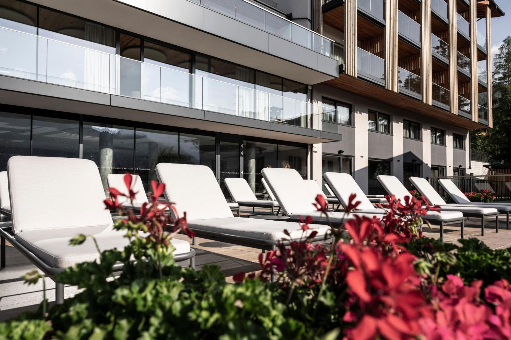 Ciampedie Luxury Alpine Spa Hotel Vigo di Fassa Buitenkant foto