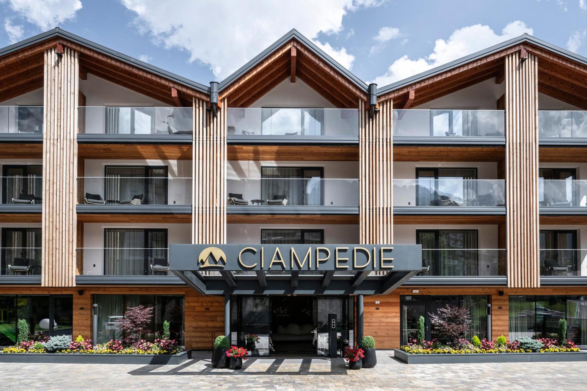 Ciampedie Luxury Alpine Spa Hotel Vigo di Fassa Buitenkant foto