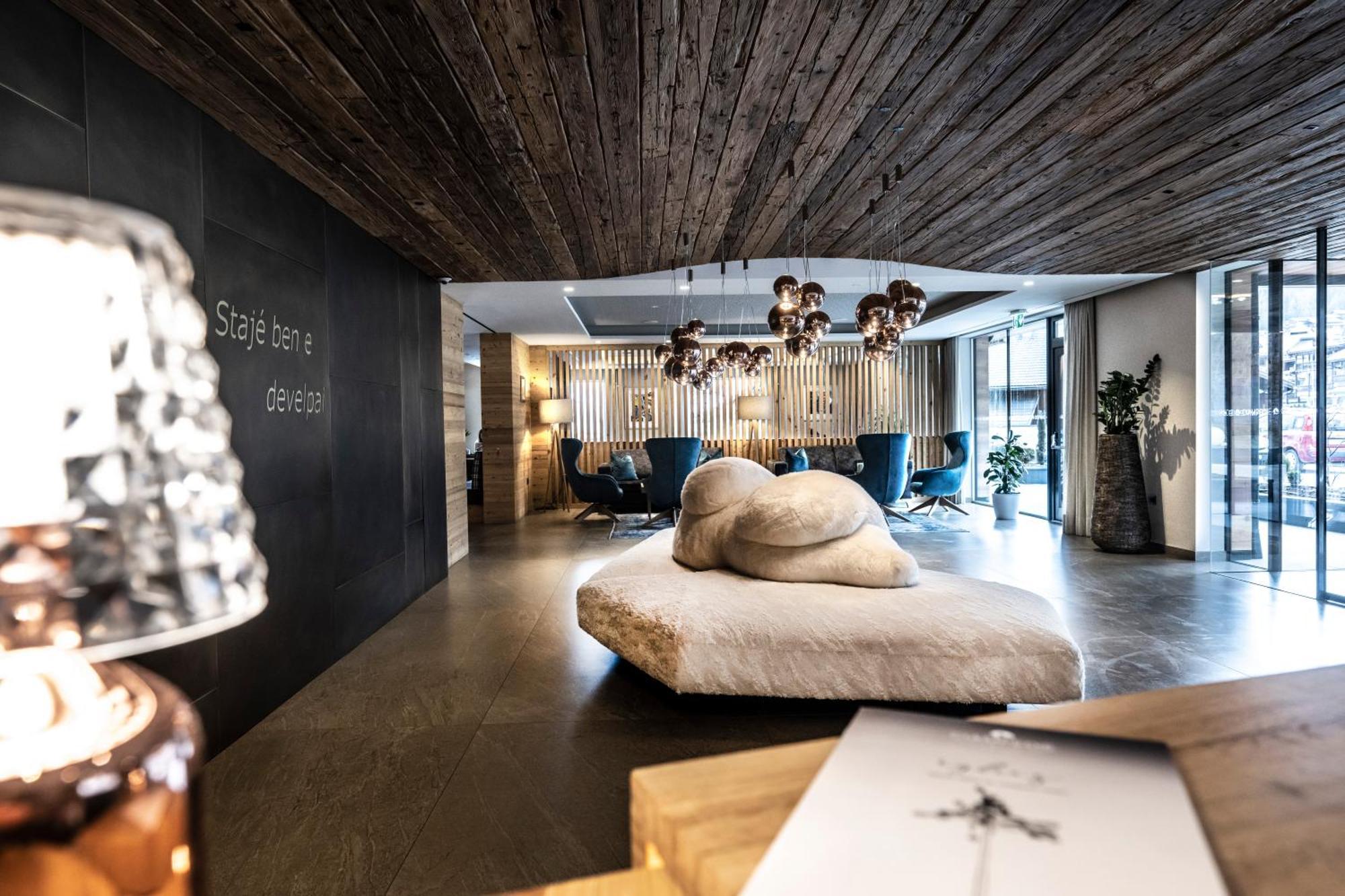 Ciampedie Luxury Alpine Spa Hotel Vigo di Fassa Buitenkant foto