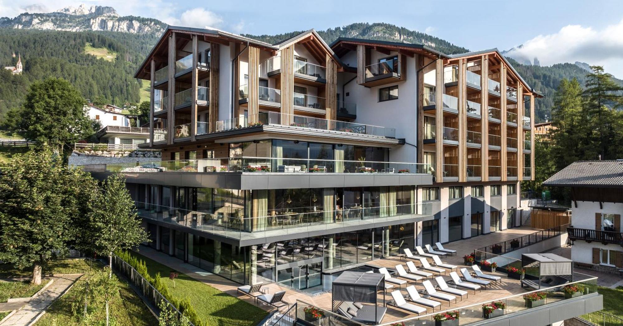 Ciampedie Luxury Alpine Spa Hotel Vigo di Fassa Buitenkant foto