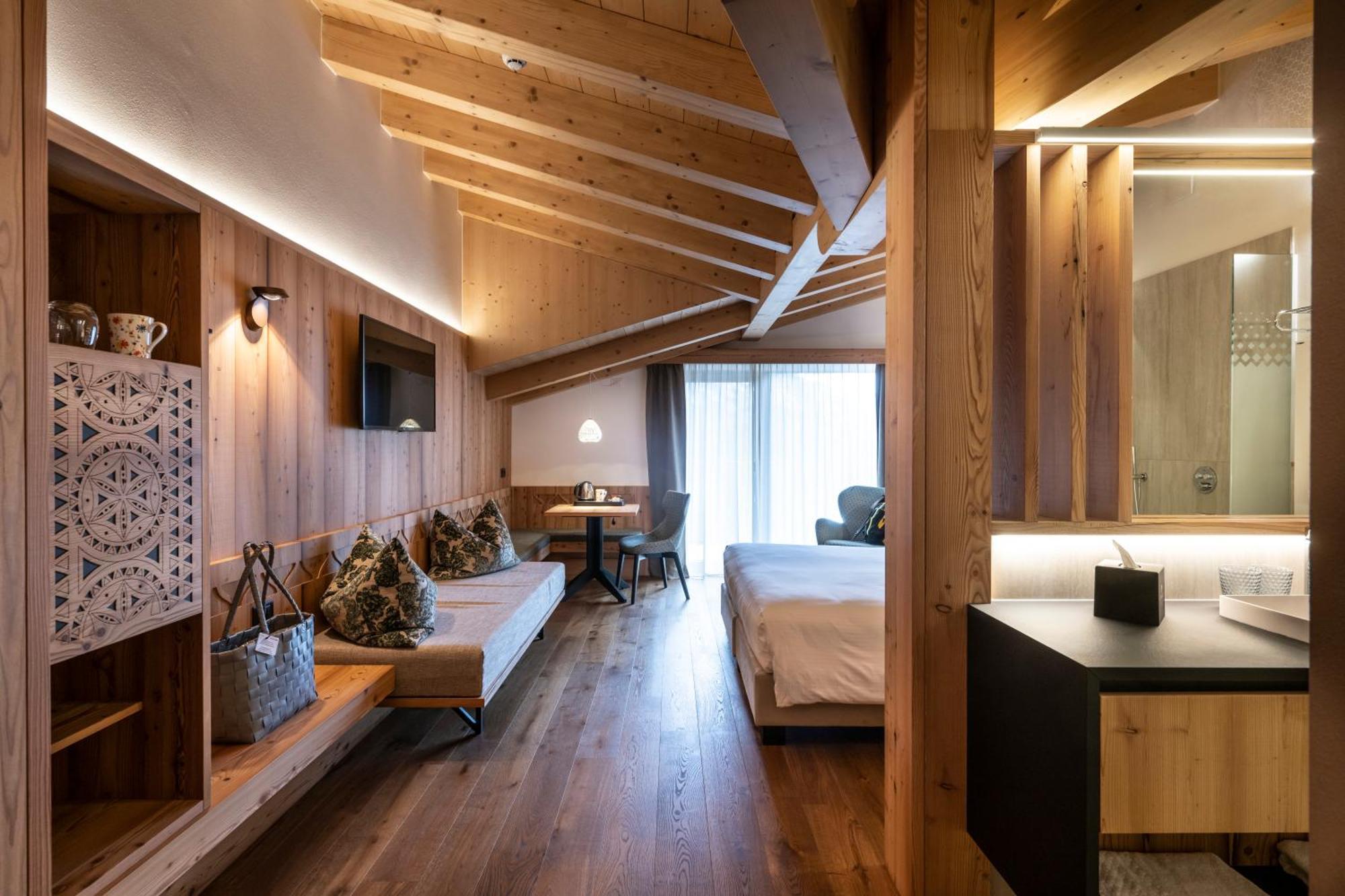 Ciampedie Luxury Alpine Spa Hotel Vigo di Fassa Buitenkant foto