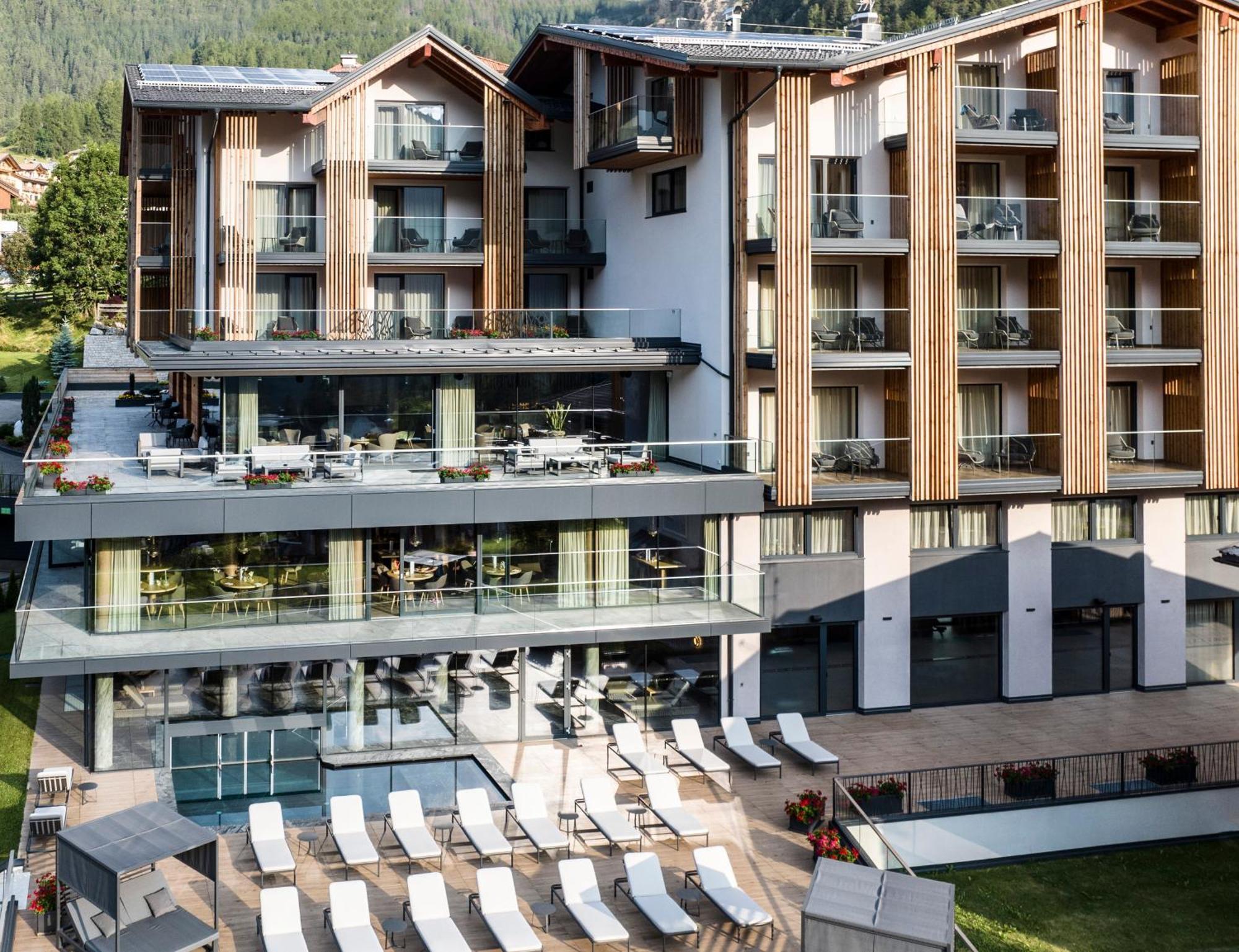 Ciampedie Luxury Alpine Spa Hotel Vigo di Fassa Buitenkant foto