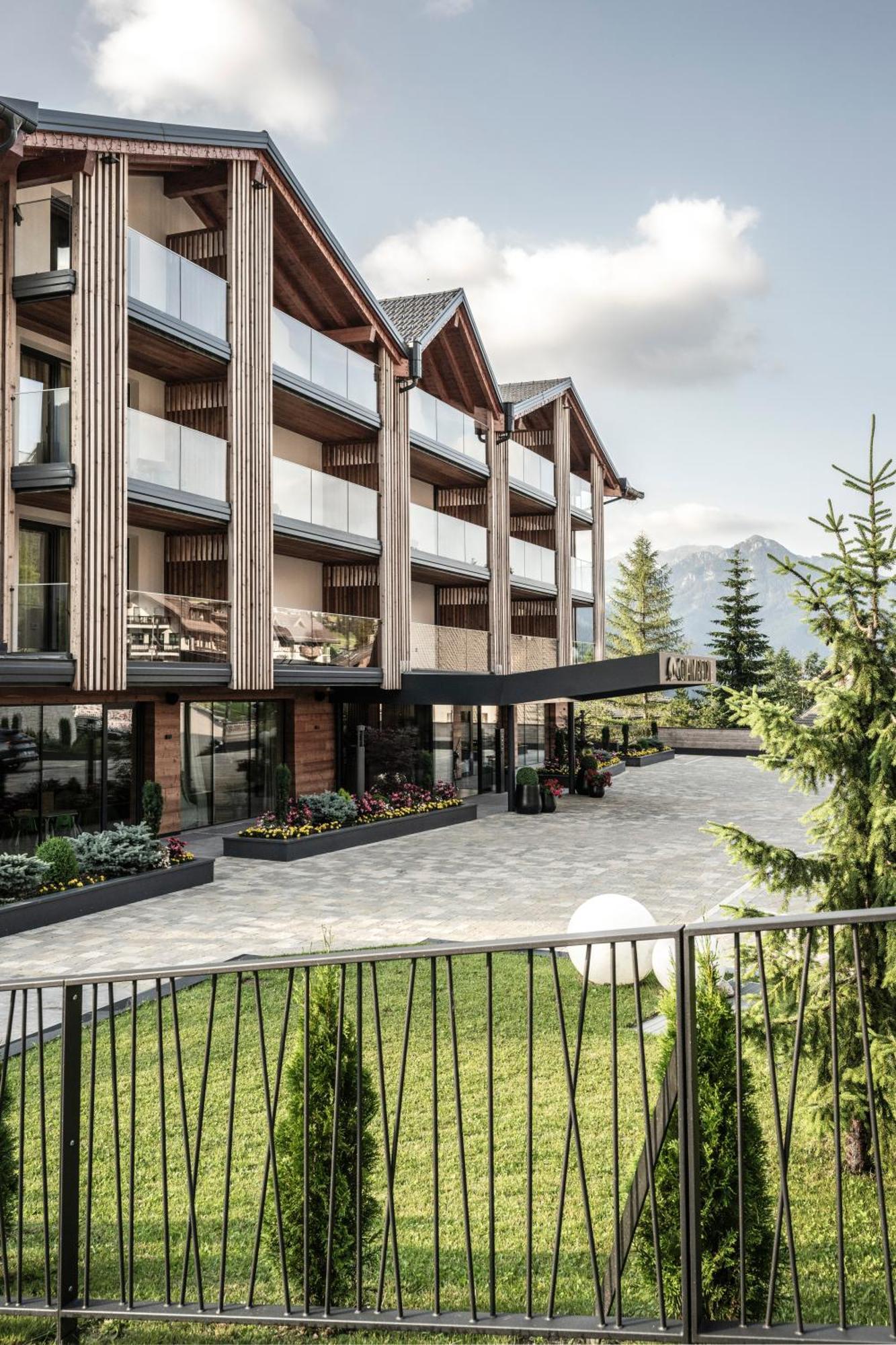 Ciampedie Luxury Alpine Spa Hotel Vigo di Fassa Buitenkant foto