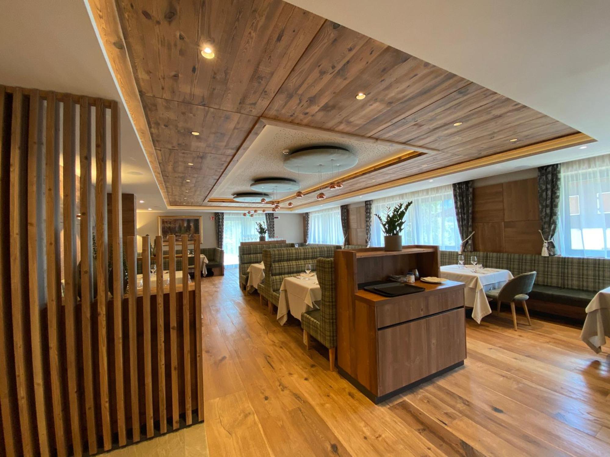 Ciampedie Luxury Alpine Spa Hotel Vigo di Fassa Buitenkant foto