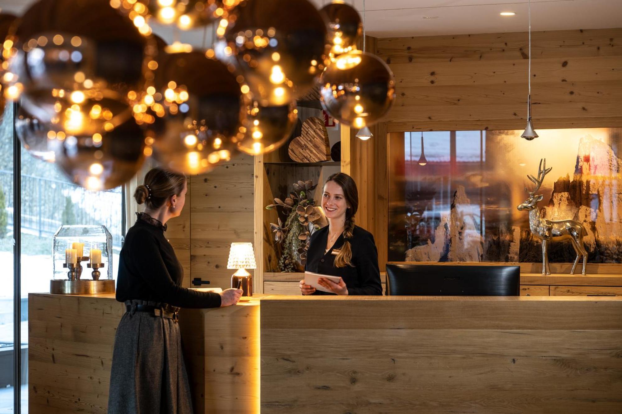 Ciampedie Luxury Alpine Spa Hotel Vigo di Fassa Buitenkant foto